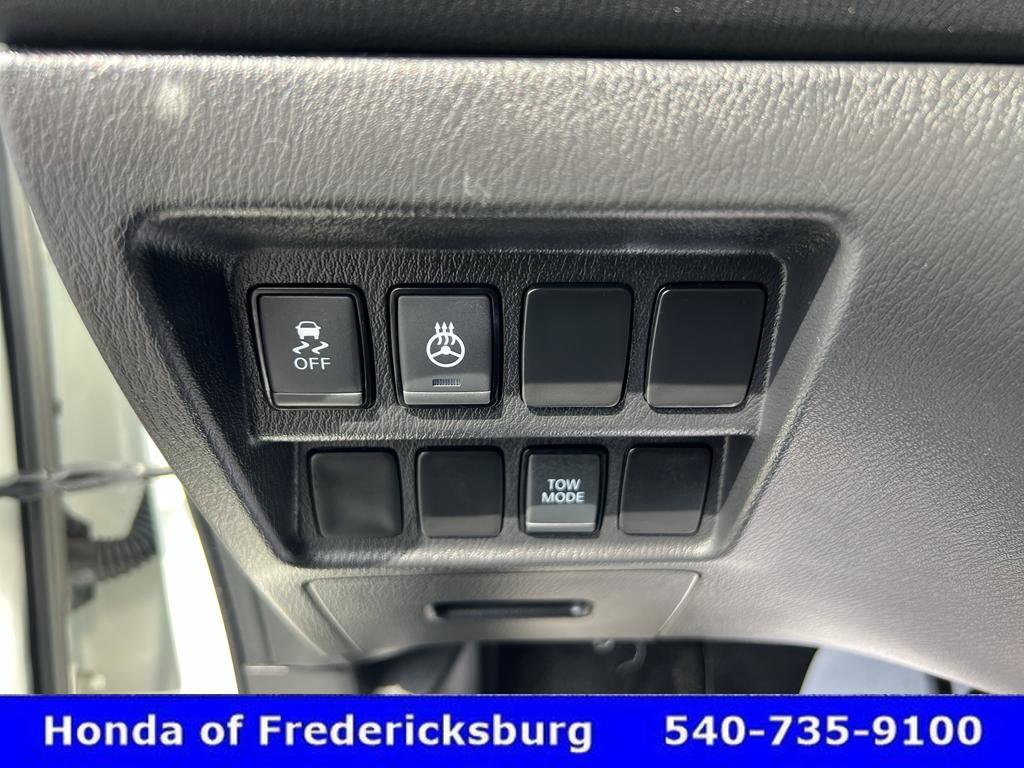 Used 2018 Nissan Pathfinder SV w/ SV All Weather Package image 18