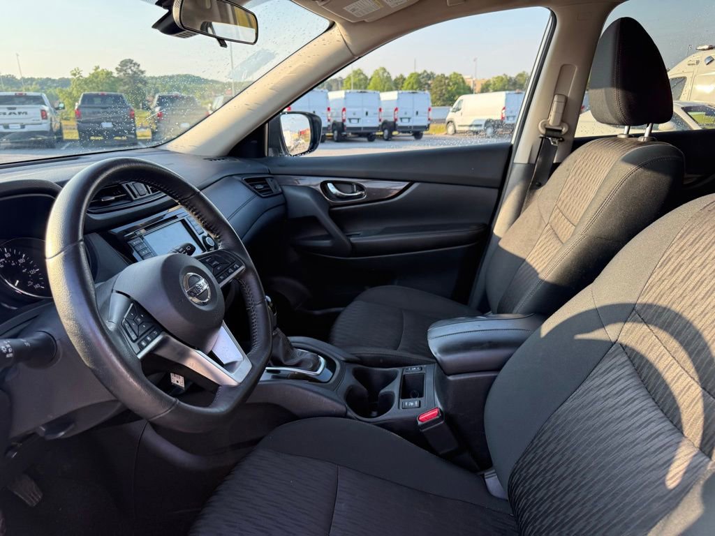 Used 2019 Nissan Rogue S w/ Special Edition Package FWD image 9