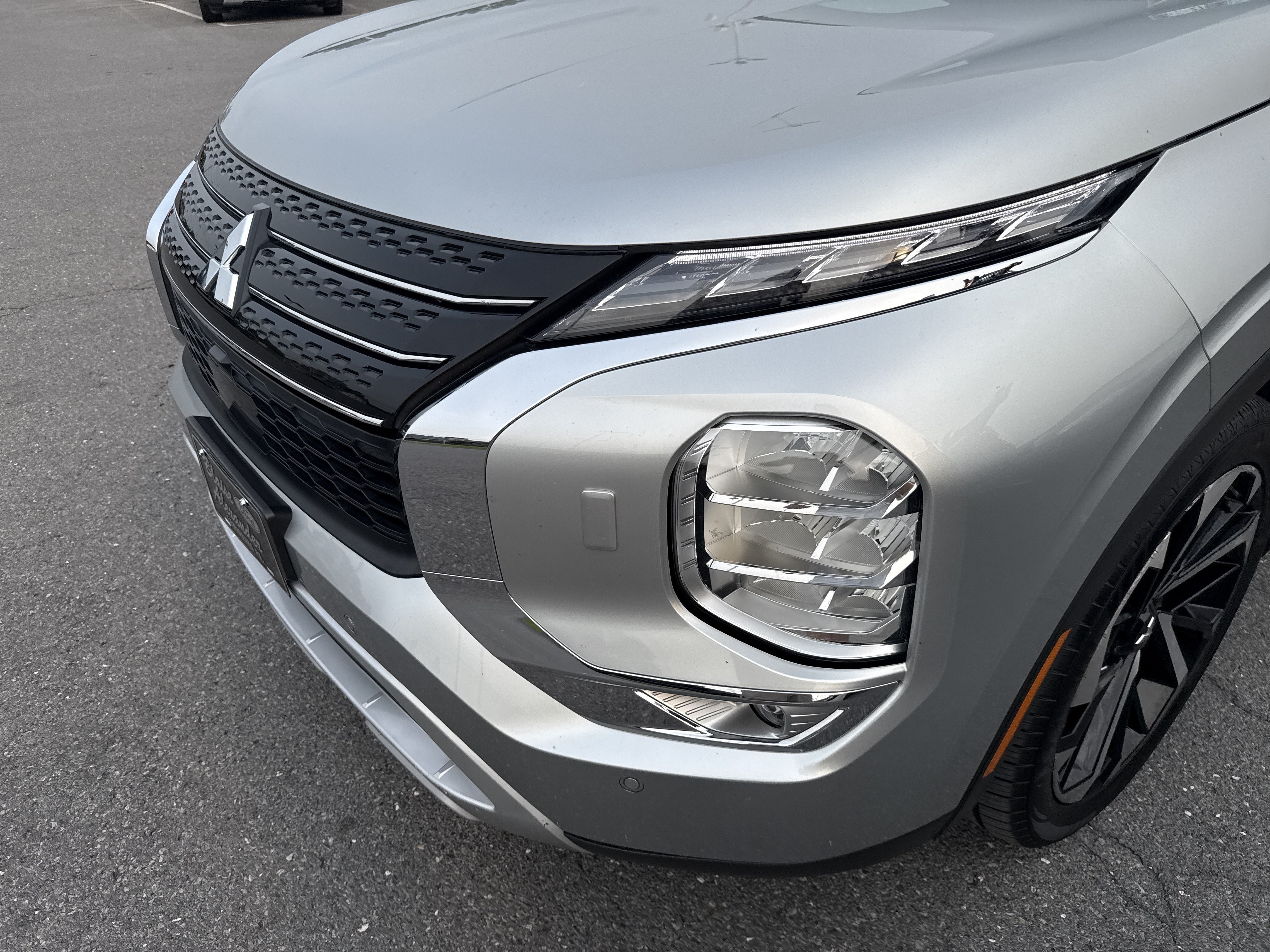 Used 2024 Mitsubishi Outlander SE AWD/4WD image 10