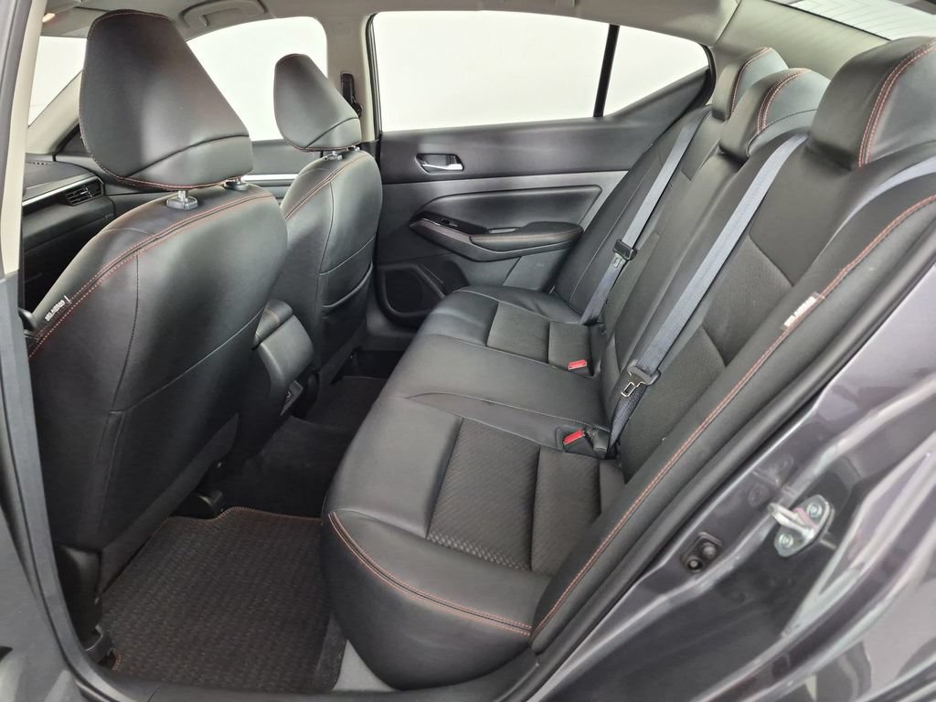 Used 2025 Nissan Altima 2.5 SR FWD image 29