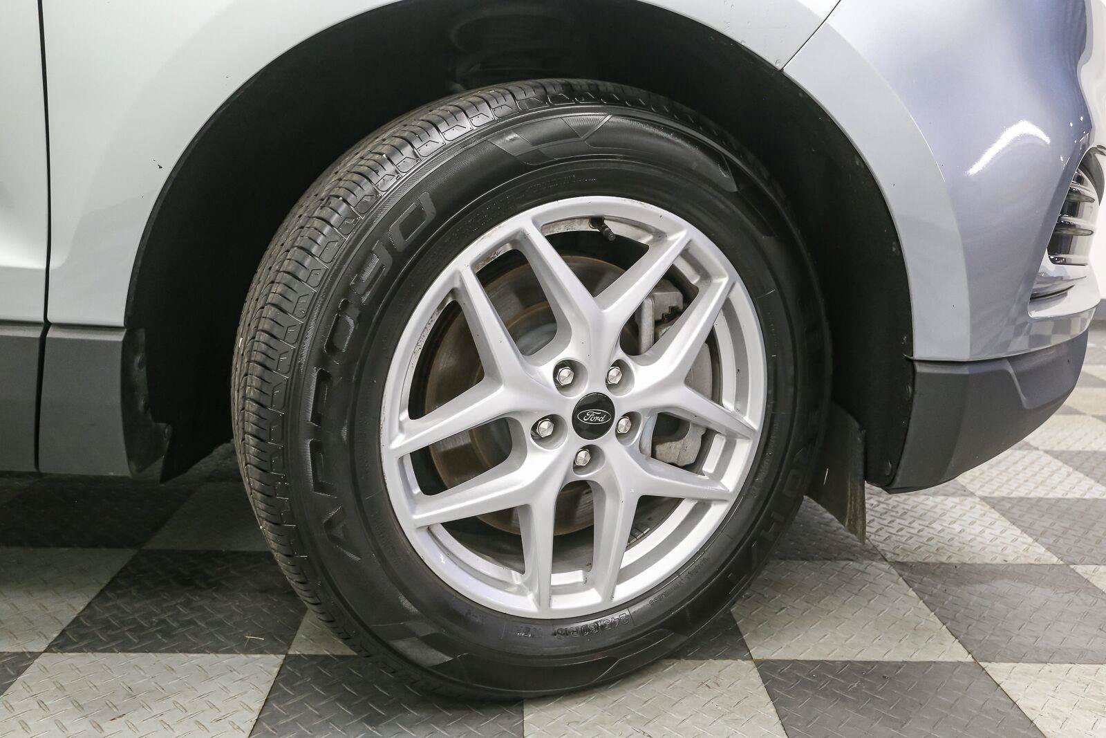 Used 2024 Ford Edge SEL AWD/4WD image 15