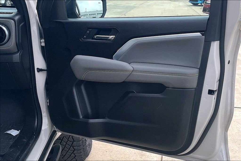 Used 2026 Chevrolet Colorado ZR2 AWD/4WD image 24