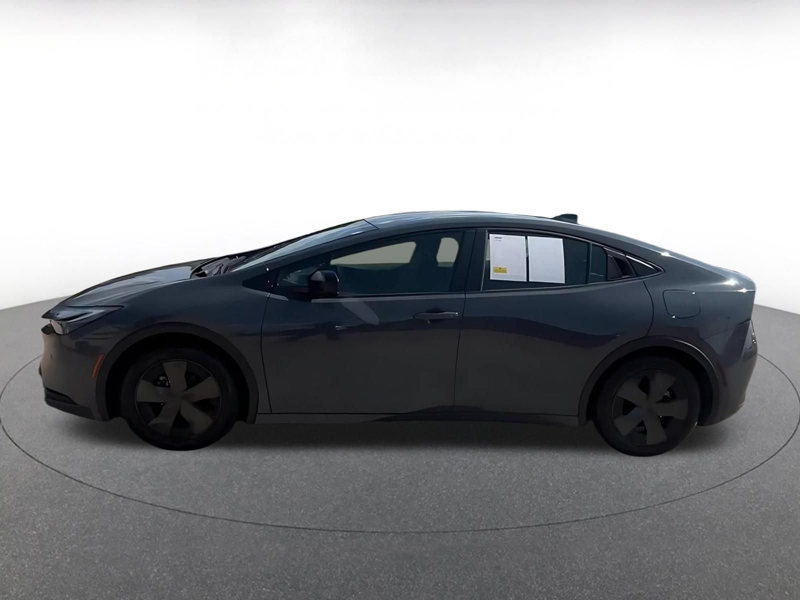 Used 2024 Toyota Prius LE FWD image 9
