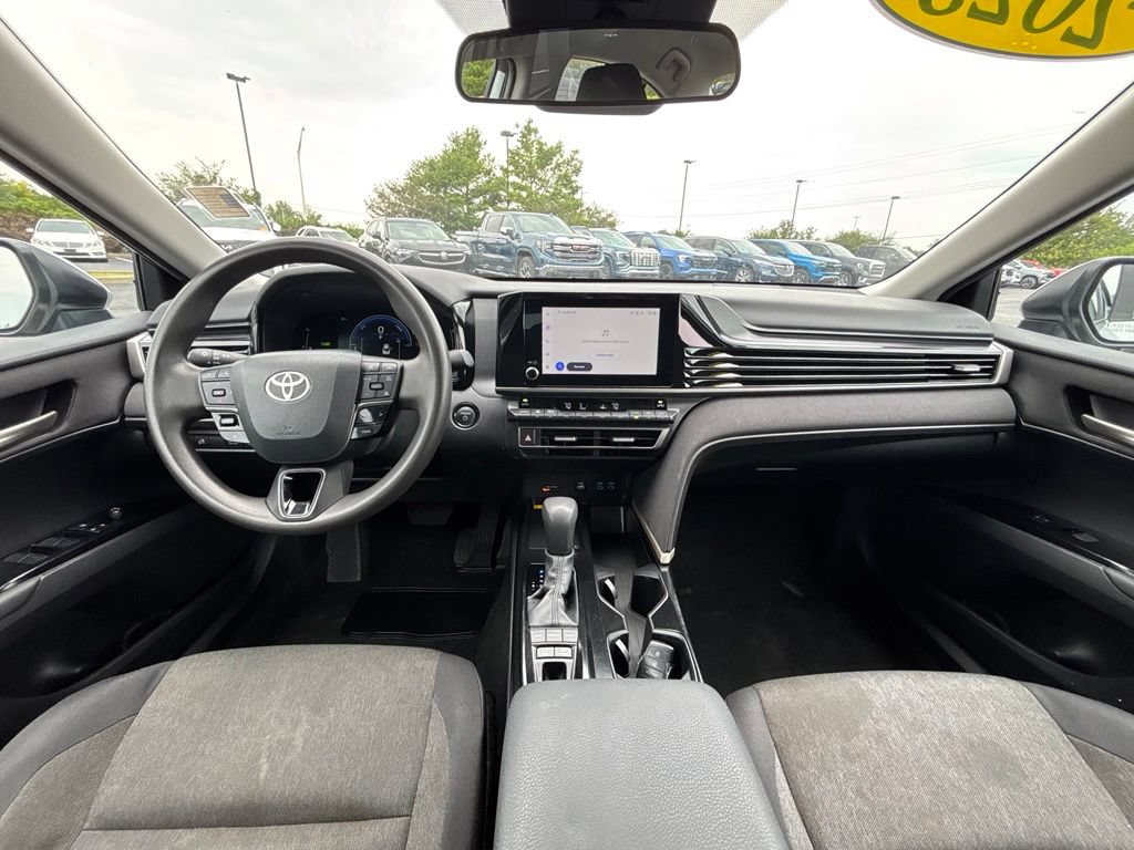 Used 2025 Toyota Camry LE FWD image 21