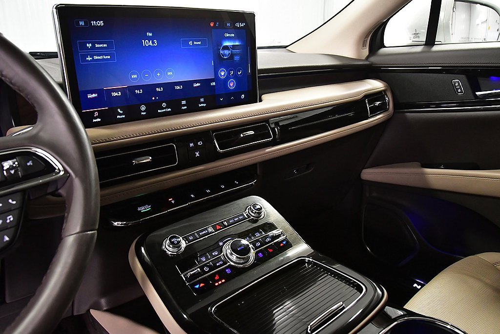 Used 2022 Lincoln Nautilus Reserve image 20