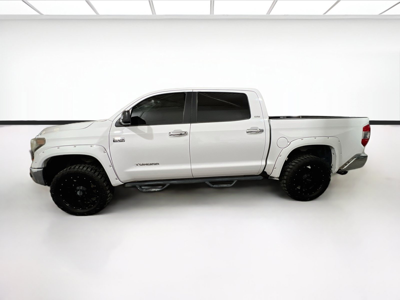 Used 2018 Toyota Tundra SR5 AWD/4WD image 23