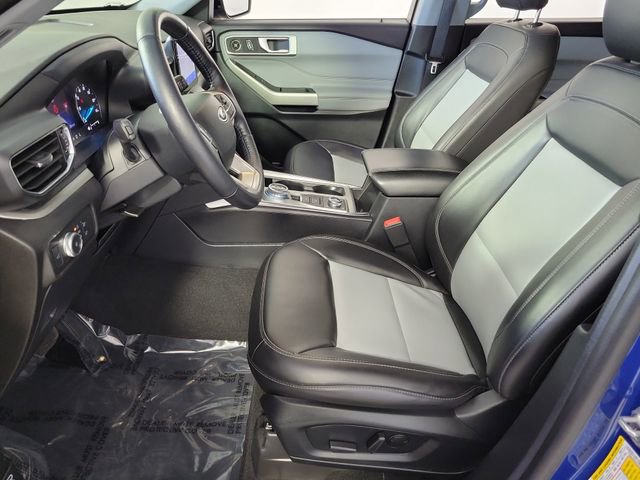 Used 2022 Ford Explorer XLT w/ Equipment Group 202A image 19
