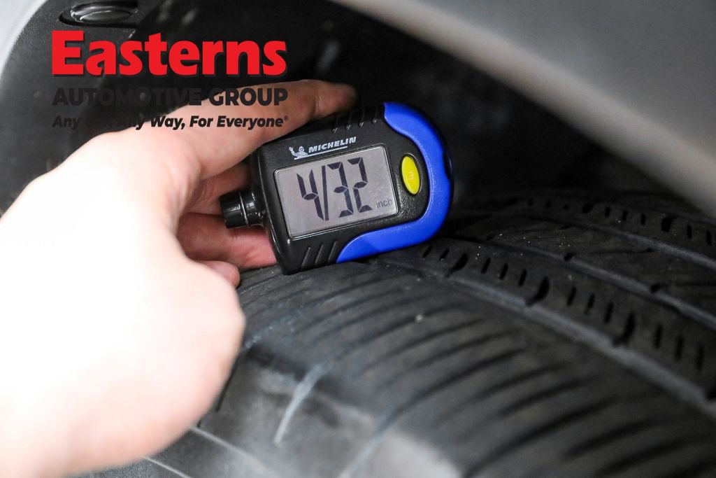 Used 2024 Nissan Pathfinder S image 24