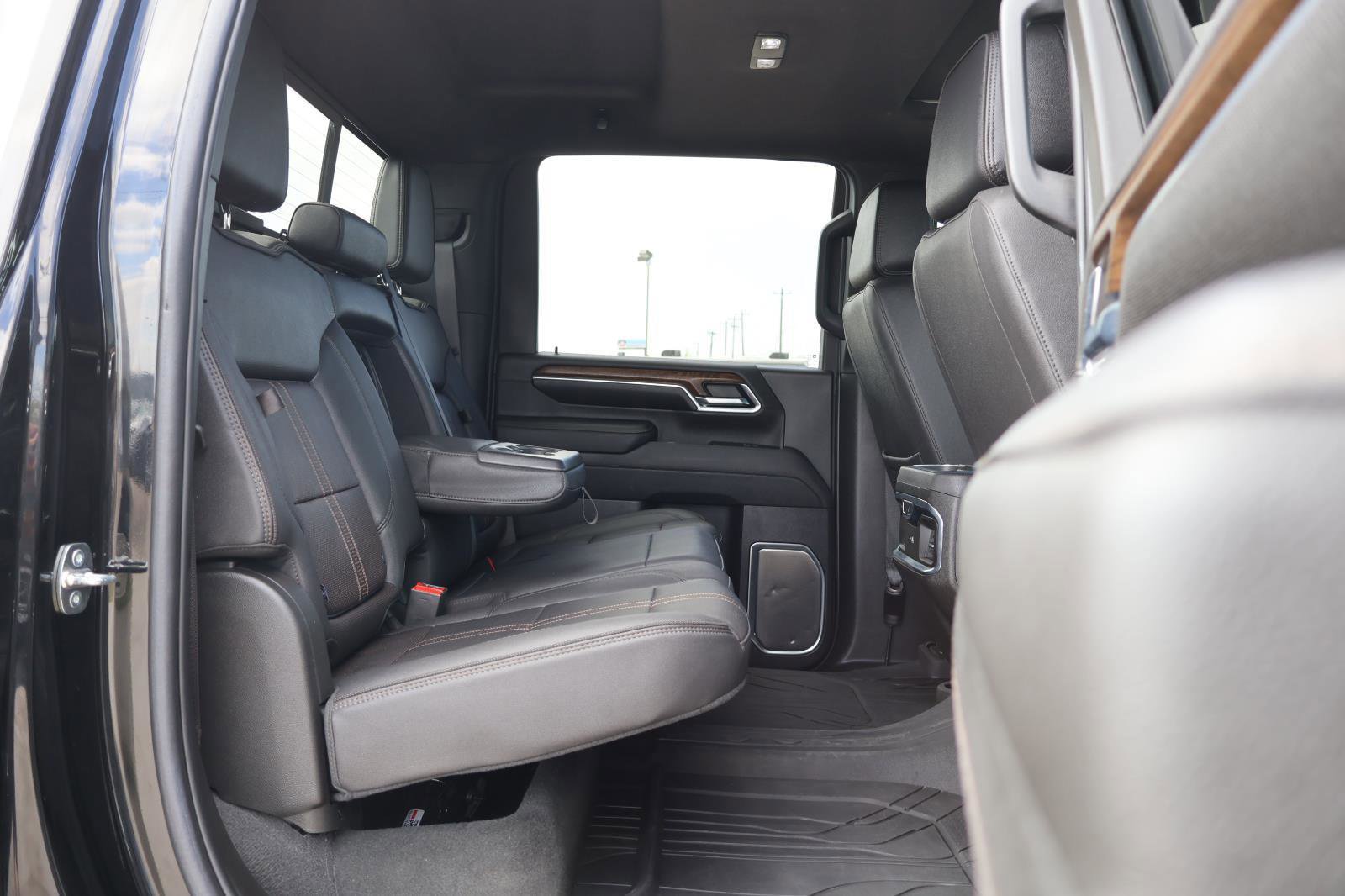 Used 2024 Chevrolet Silverado 2500 High Country w/ High Country Premium Package image 36