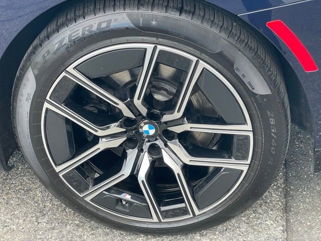 Used 2026 BMW 740i xDrive w/ Premium Package AWD/4WD image 31