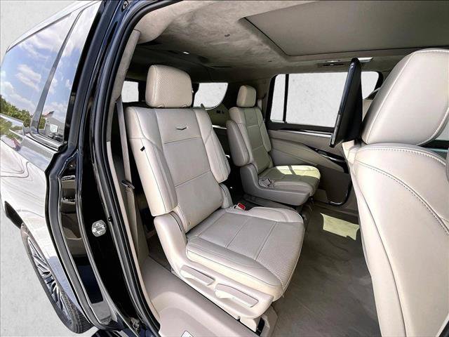 Used 2025 Cadillac Escalade ESV Sport Platinum AWD/4WD image 29