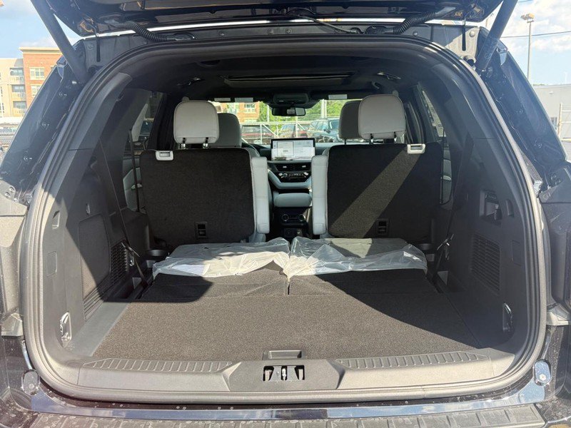 New 2027 Ford Explorer Platinum AWD/4WD image 7