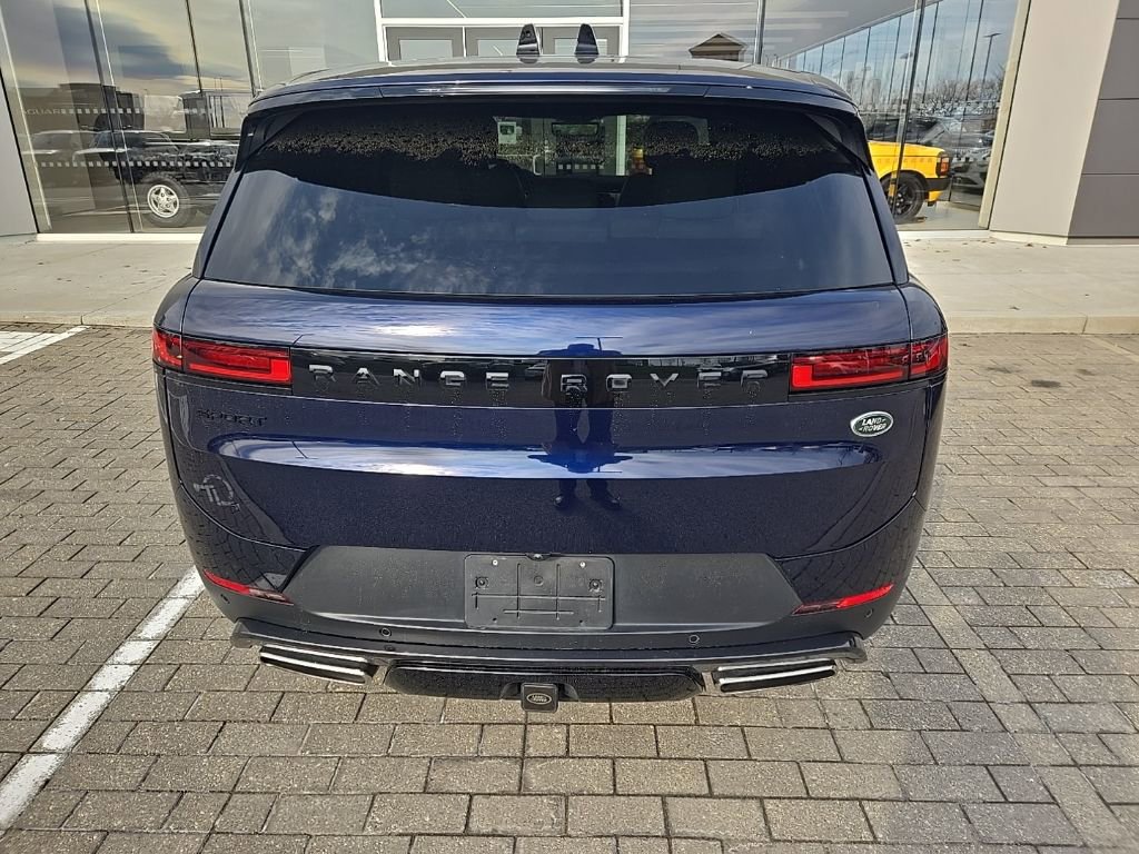 Used 2023 Land Rover Range Rover Sport SE image 6
