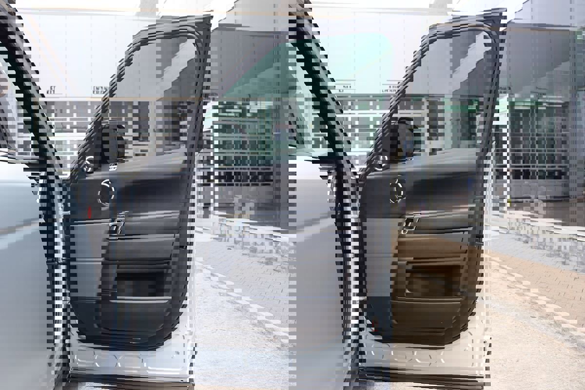 Used 2018 Land Rover Range Rover Sport HSE Dynamic image 42