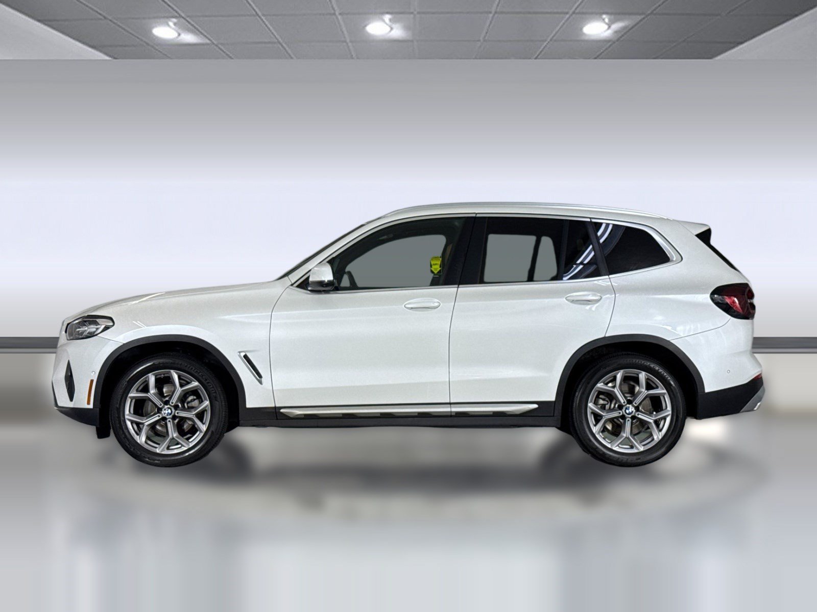 Used 2024 BMW X3 xDrive30i w/ Premium Package AWD/4WD image 2