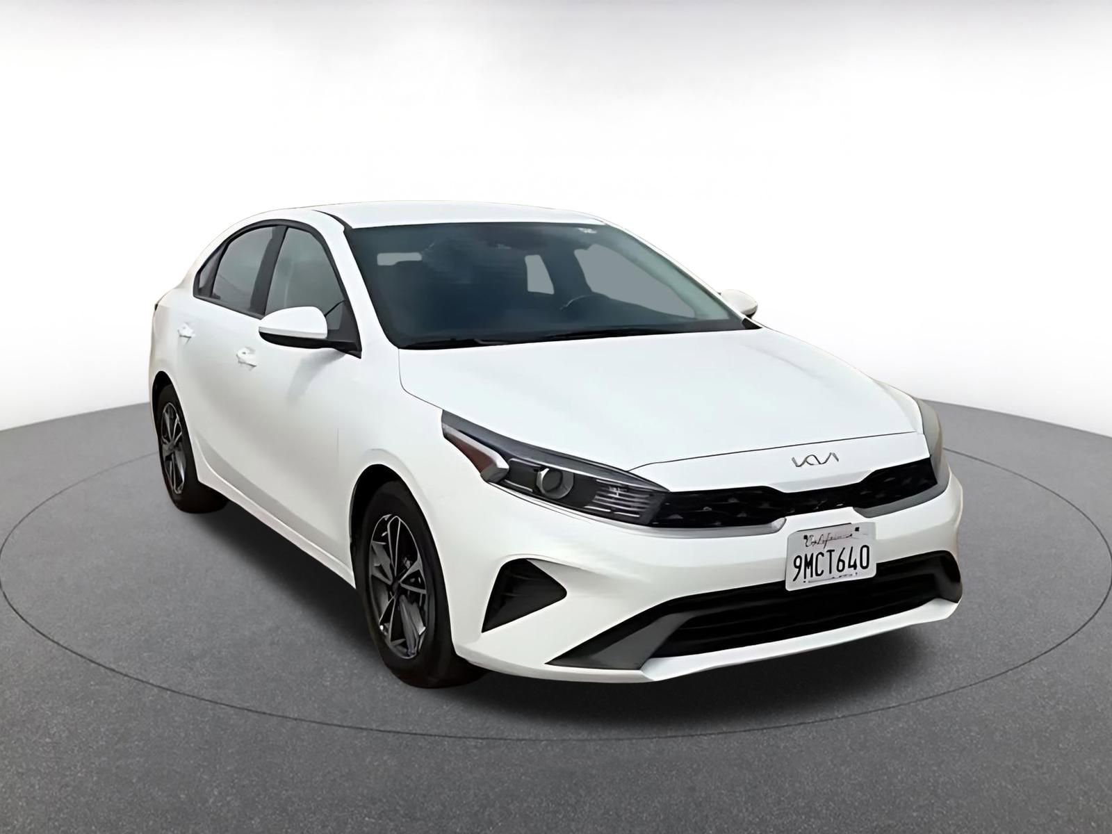 Used 2024 Kia Forte LXS FWD image 3