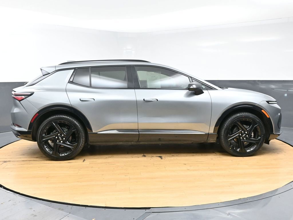 Used 2024 Chevrolet Equinox EV RS FWD image 8