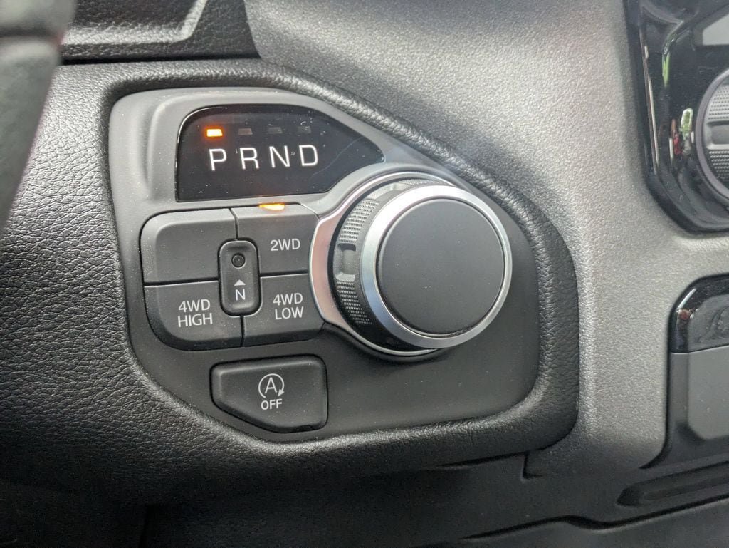 New 2026 RAM 1500 Express AWD/4WD image 21