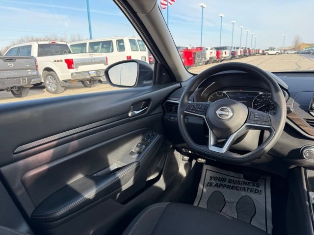 Used 2024 Nissan Altima 2.5 SV image 17