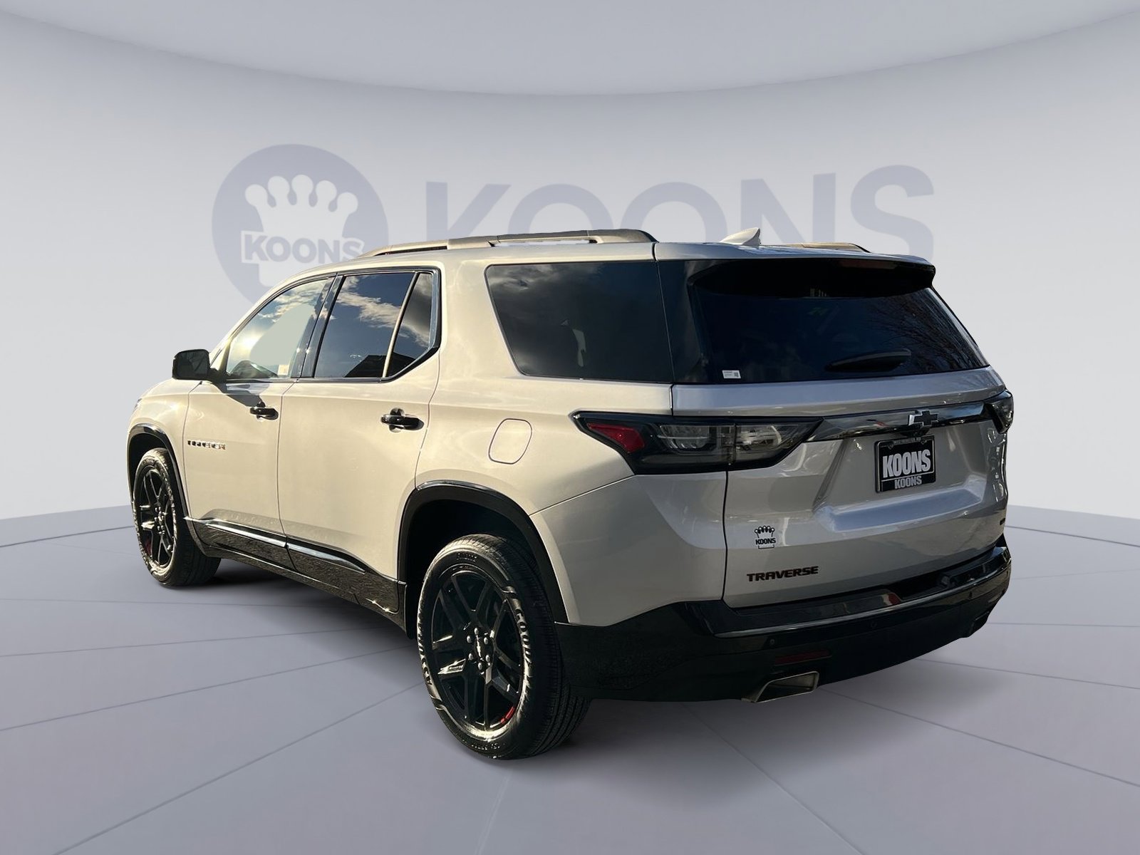 Used 2021 Chevrolet Traverse Premier w/ Redline Edition image 4