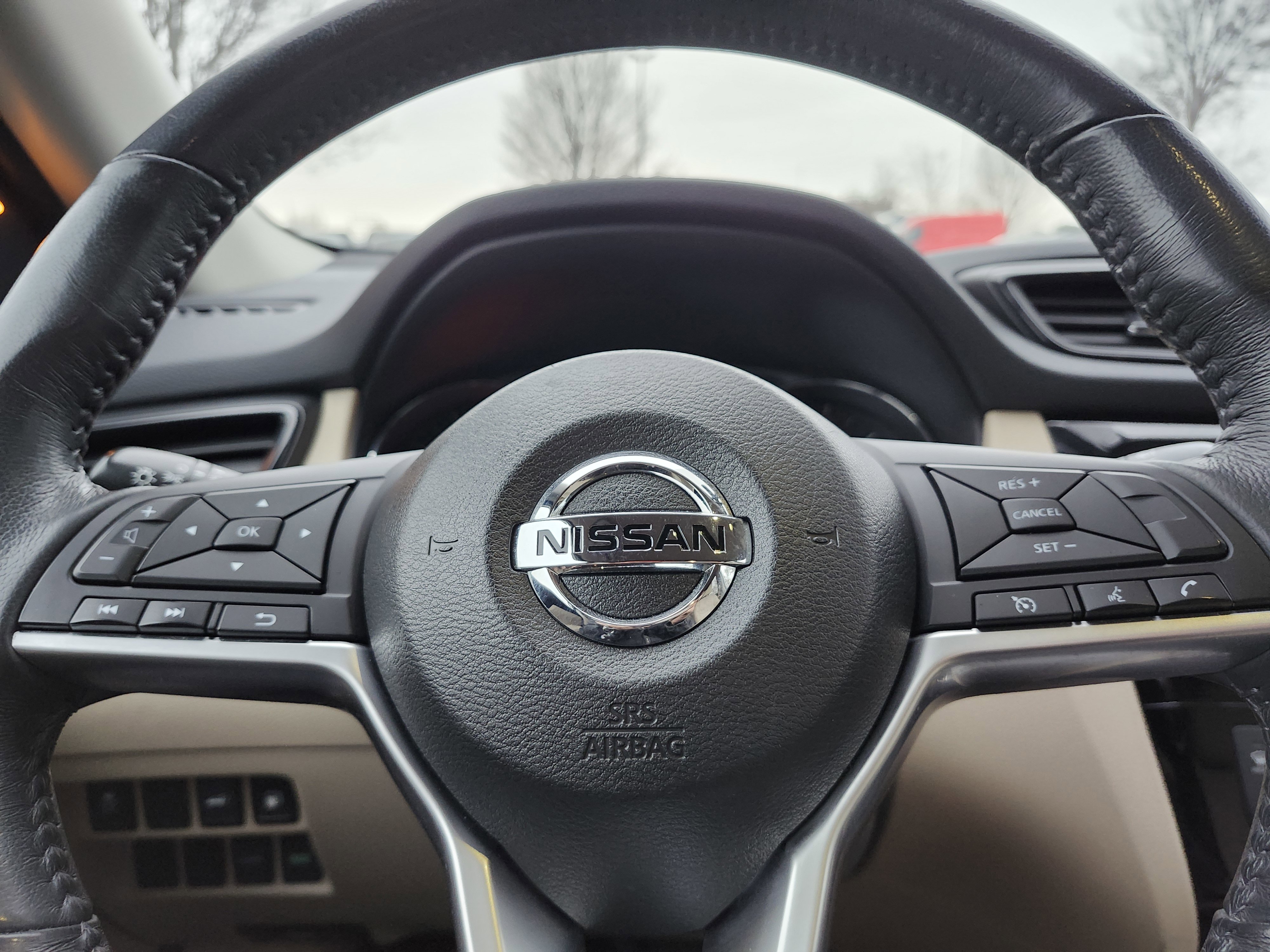 Used 2018 Nissan Rogue SV image 28