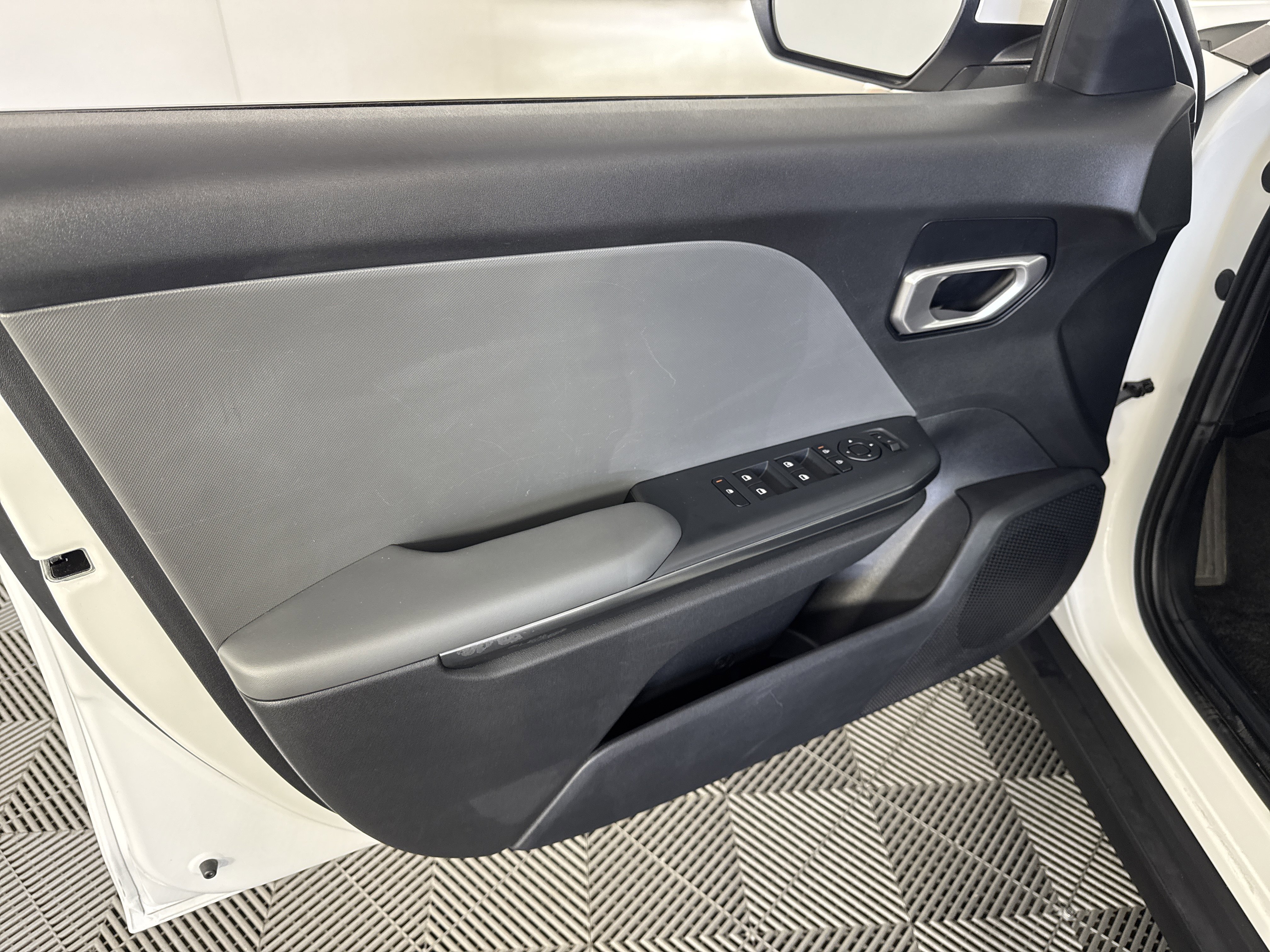 Used 2025 Kia K4 LXS FWD image 13