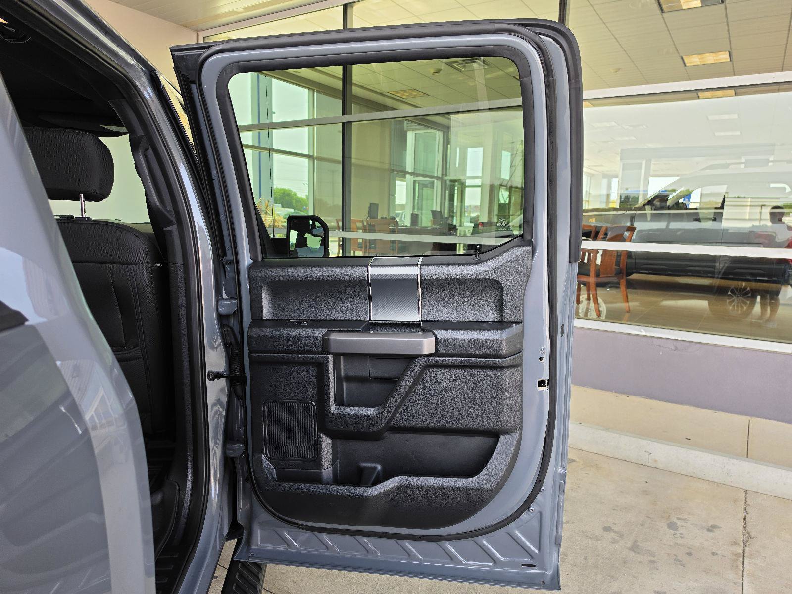 Used 2020 Ford F150 XLT w/ Equipment Group 302A Luxury AWD/4WD image 14