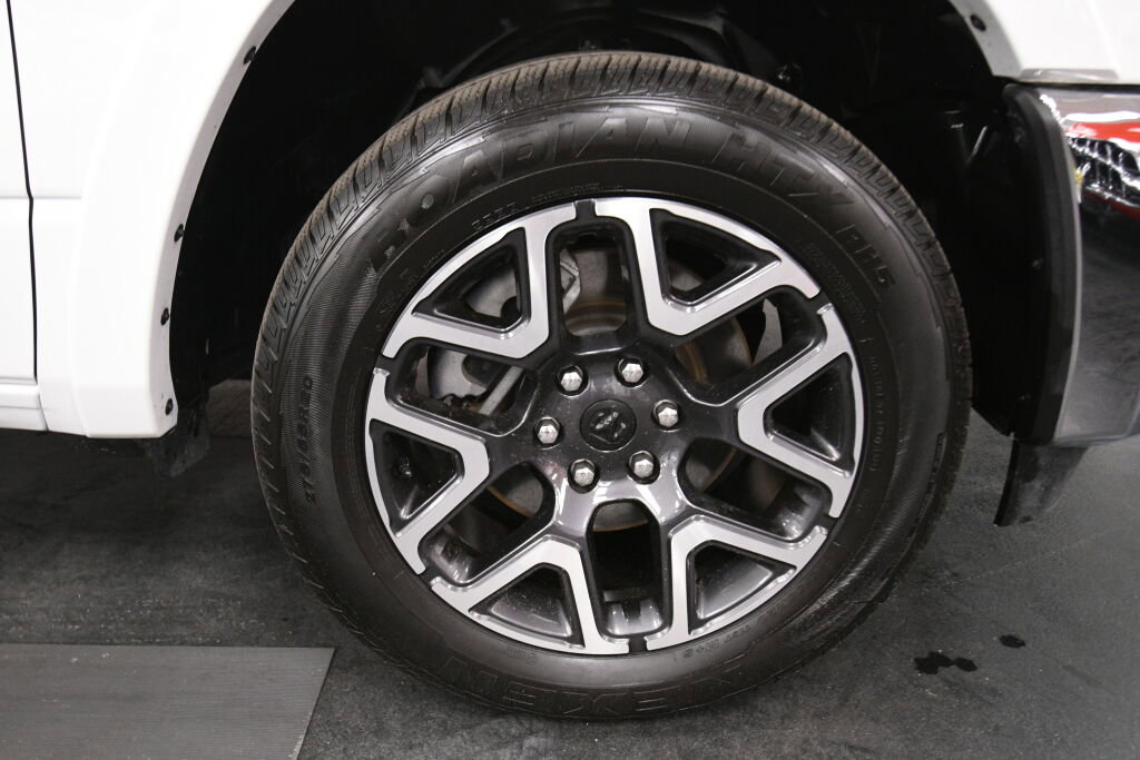 Used 2026 RAM 1500 Laramie AWD/4WD image 28