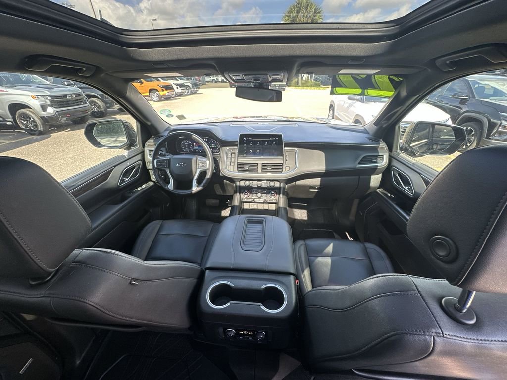 Used 2022 Chevrolet Suburban Z71 w/ Luxury Package AWD/4WD image 16