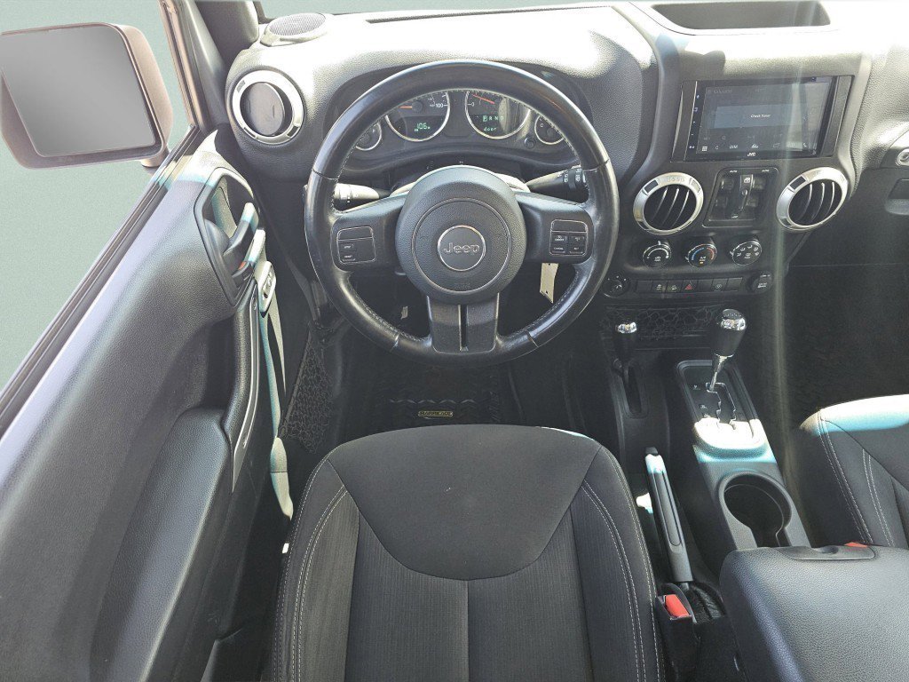 Used 2018 Jeep Wrangler Unlimited Sahara AWD/4WD image 4