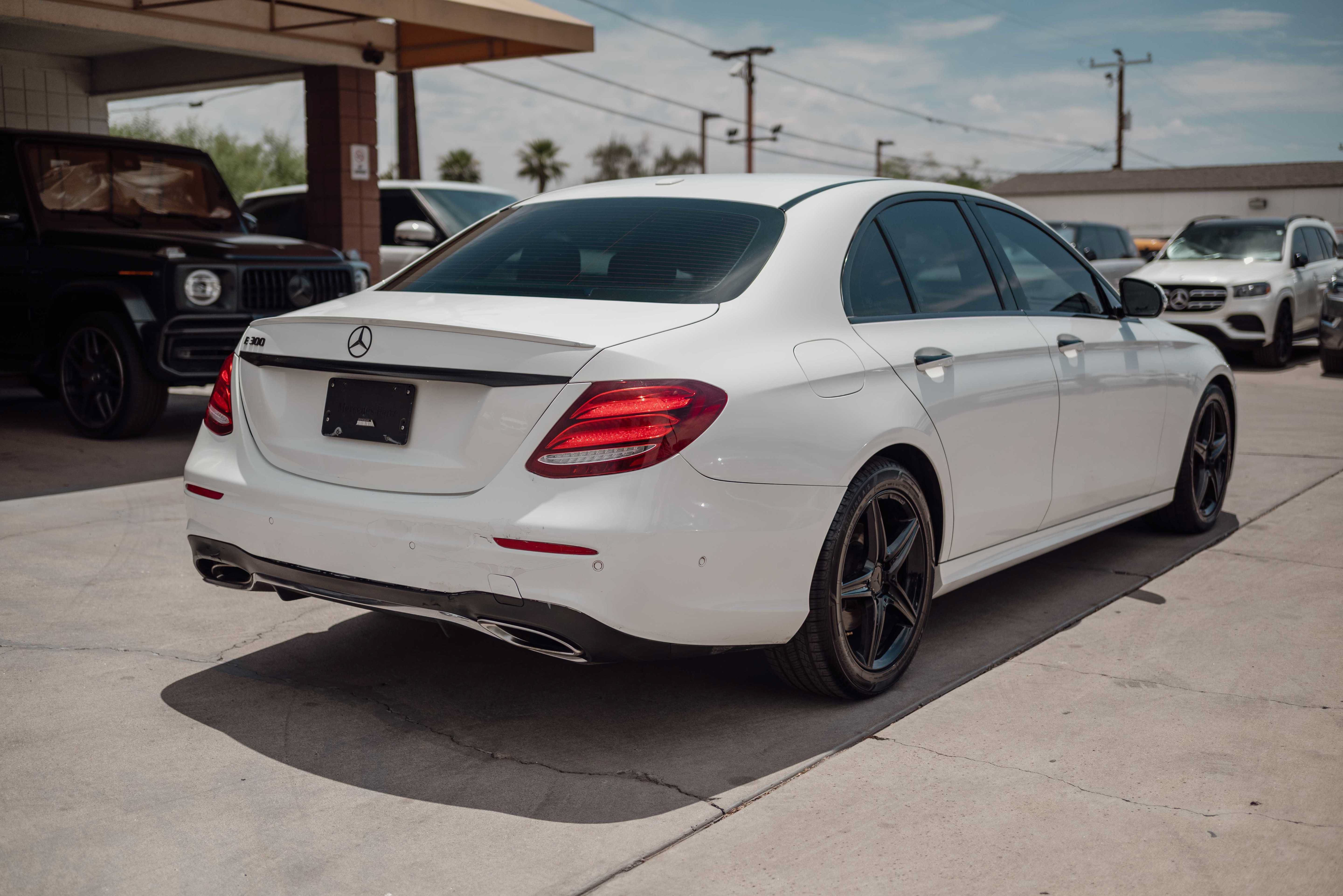 Used 2017 Mercedes-Benz E 300 image 4