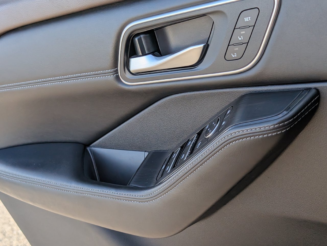 Used 2021 Nissan Rogue Platinum FWD image 26