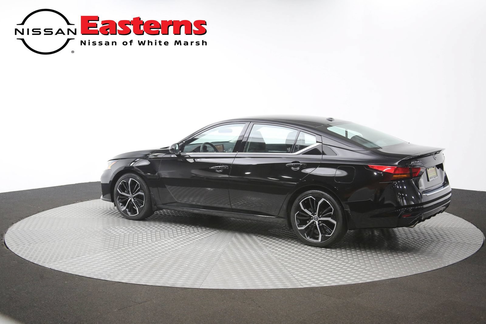 Used 2023 Nissan Altima 2.5 SR FWD image 61