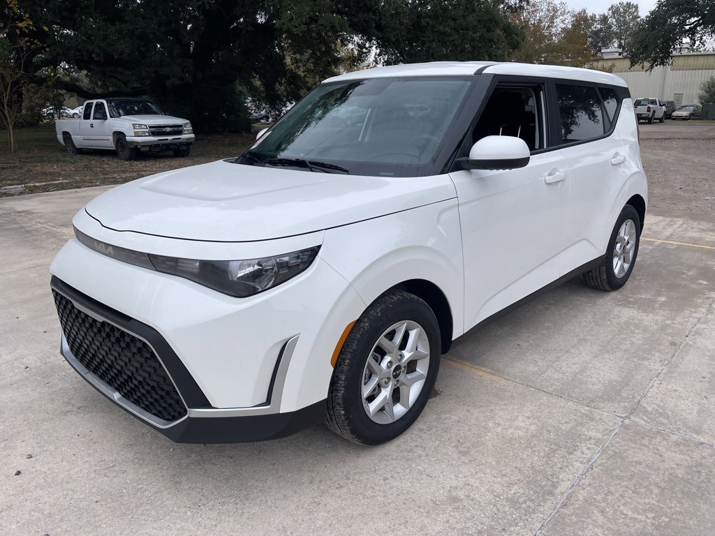 Used 2025 Kia Soul LX w/ LX Technology Package