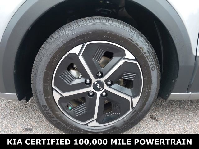 Certified 2024 Kia Niro LX image 10