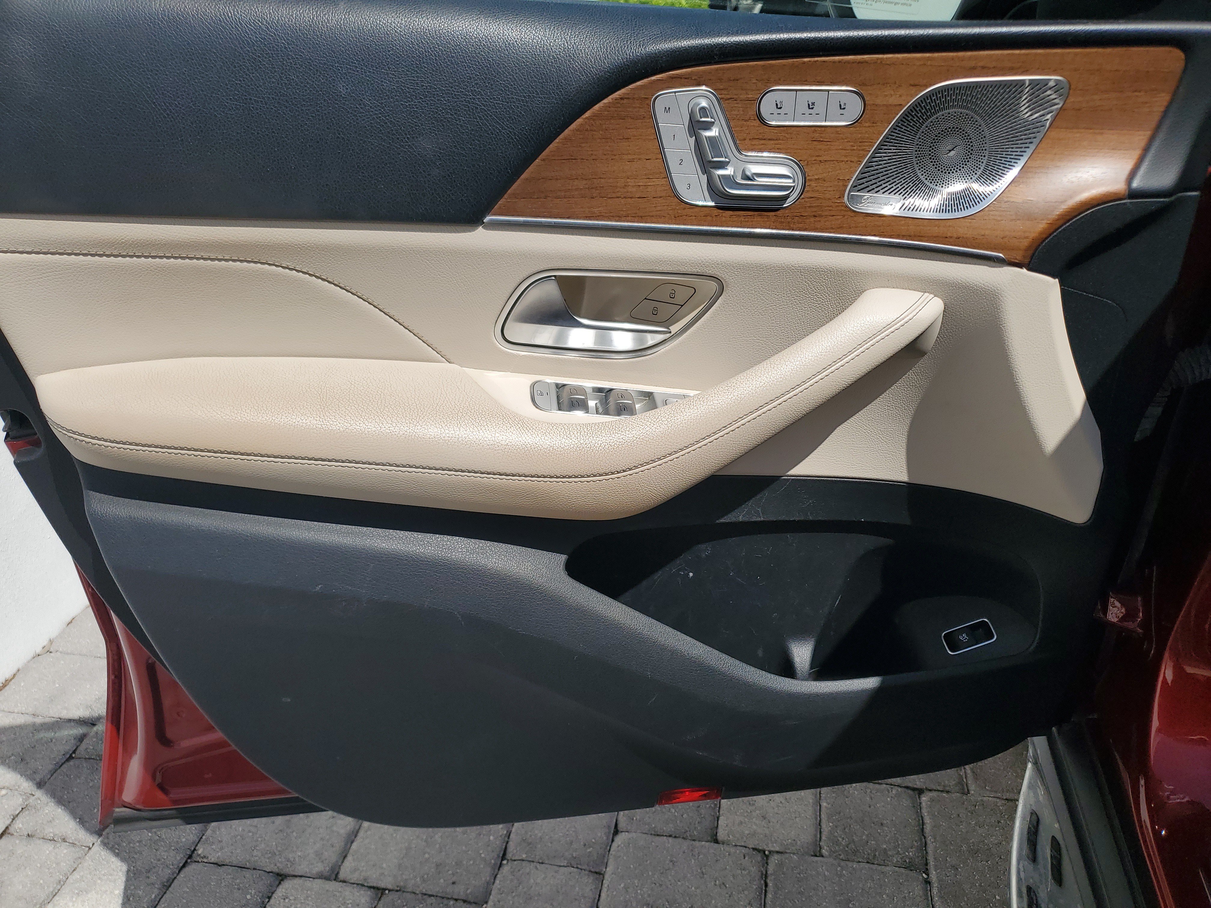 Used 2021 Mercedes-Benz GLS 450 4MATIC image 8