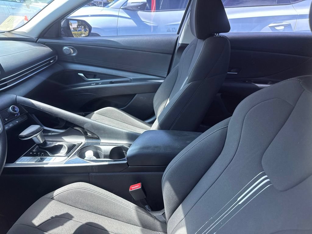 Used 2021 Hyundai Elantra Blue FWD image 25