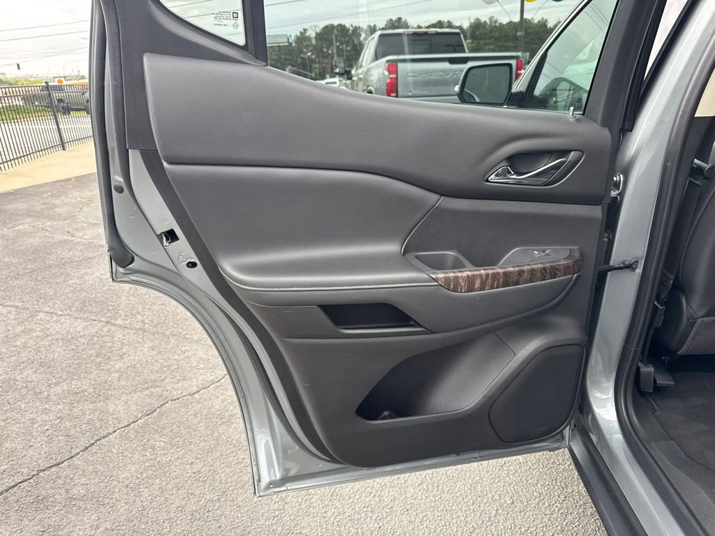 Used 2023 GMC Acadia Denali w/ Denali Technology Package image 23