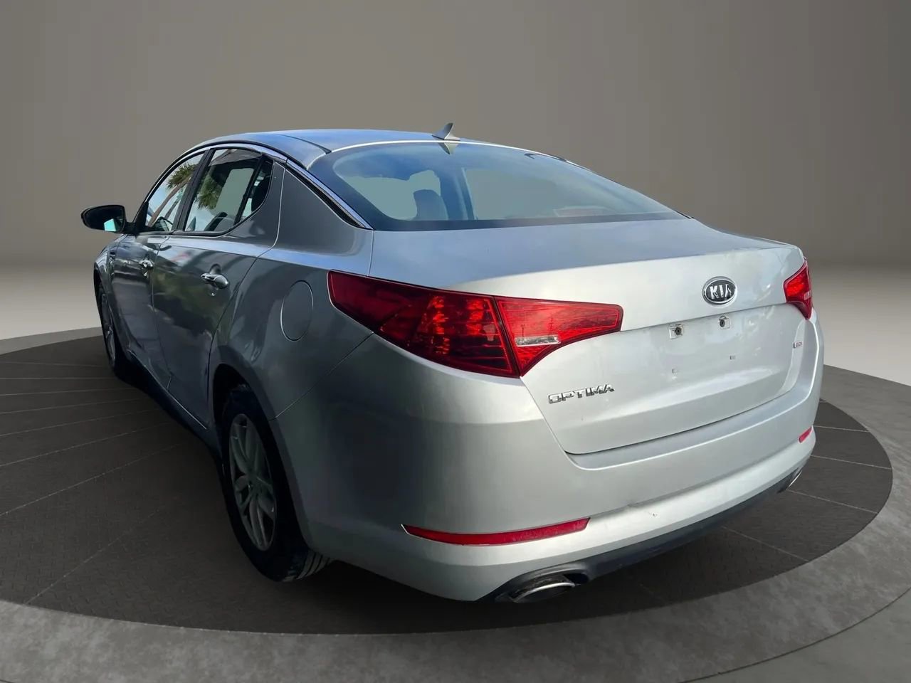 Used 2012 Kia Optima LX w/ Convenience Pkg image 5