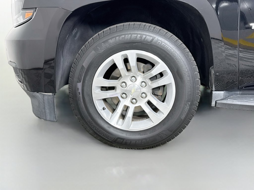 Used 2020 Chevrolet Tahoe LT w/ Luxury Package RWD image 32