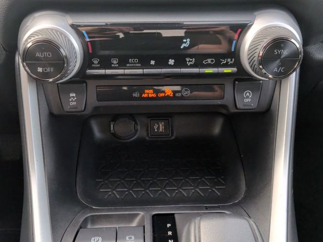 Used 2024 Toyota RAV4 XLE FWD image 21