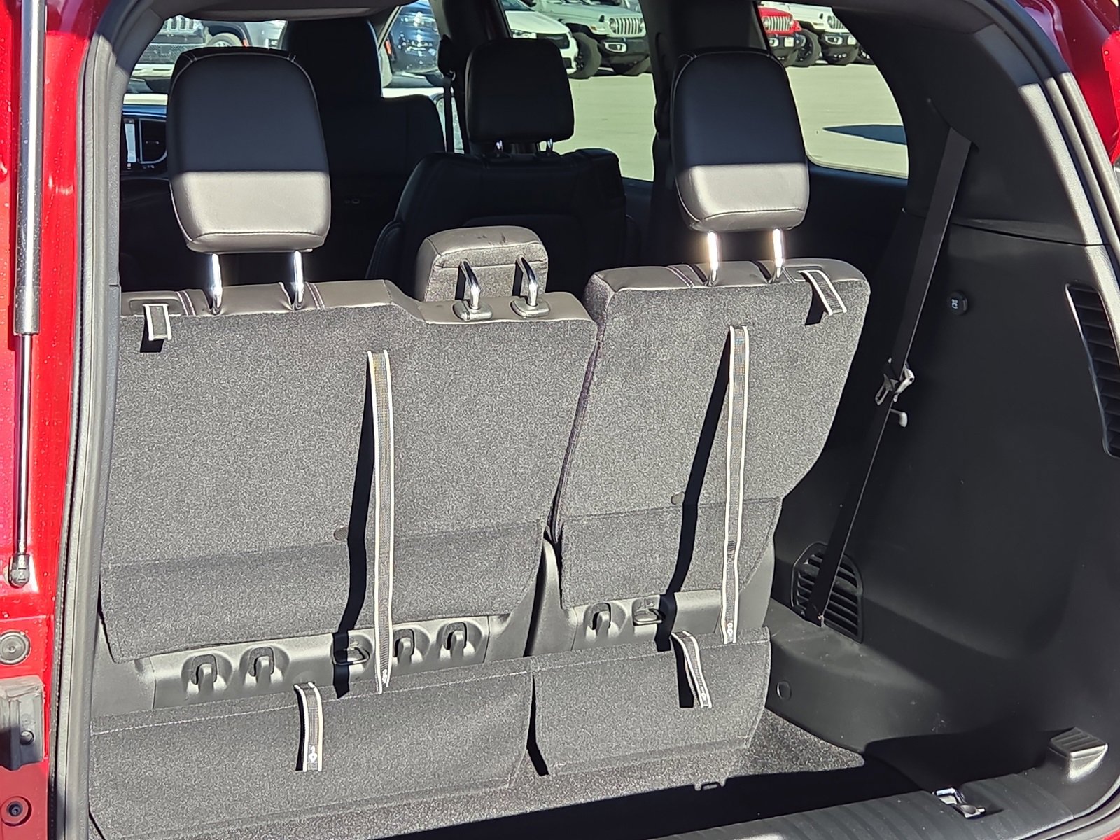 New 2026 Chrysler Pacifica Select w/ S Appearance Package image 8