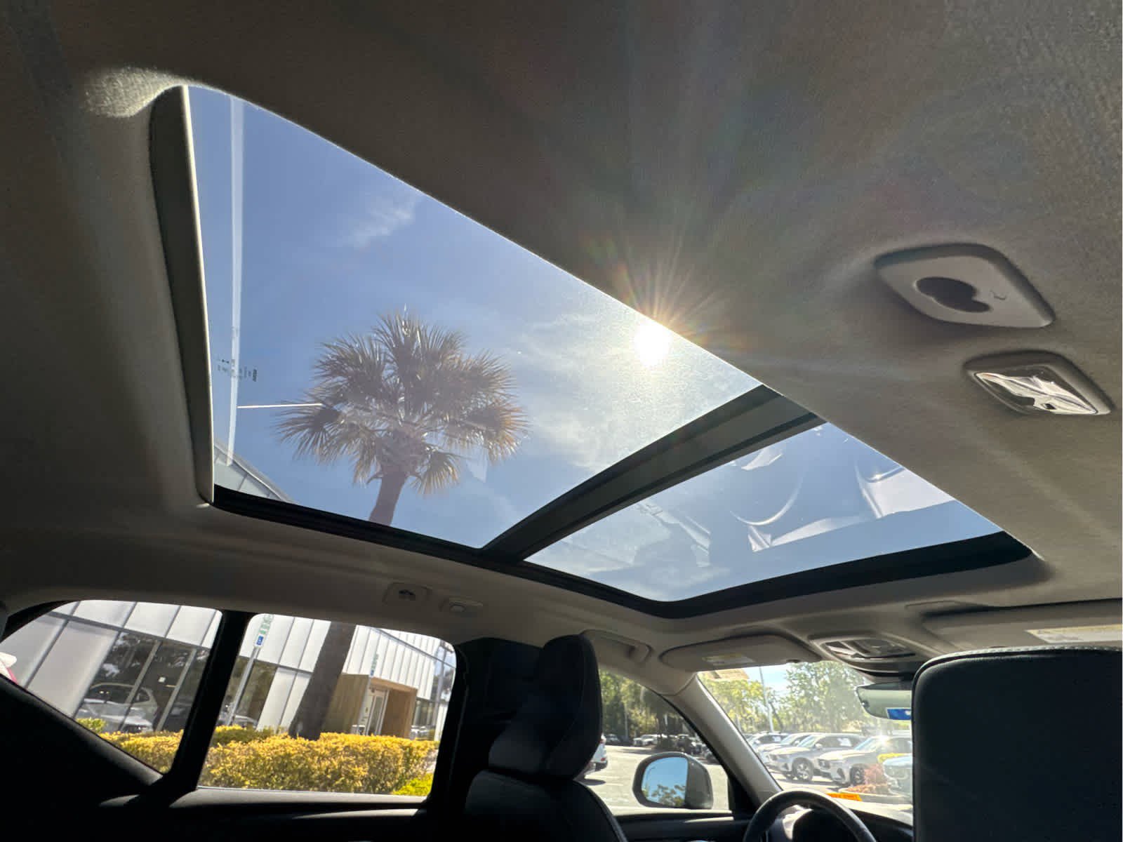 Used 2024 Volvo XC40 B5 Core w/ Climate Package image 32