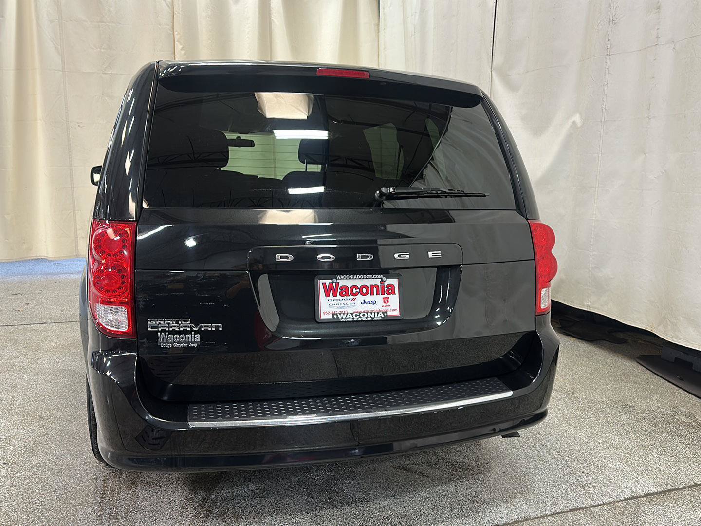 Used 2014 Dodge Grand Caravan SE w/ Quick Order Package 29E SE FWD image 4