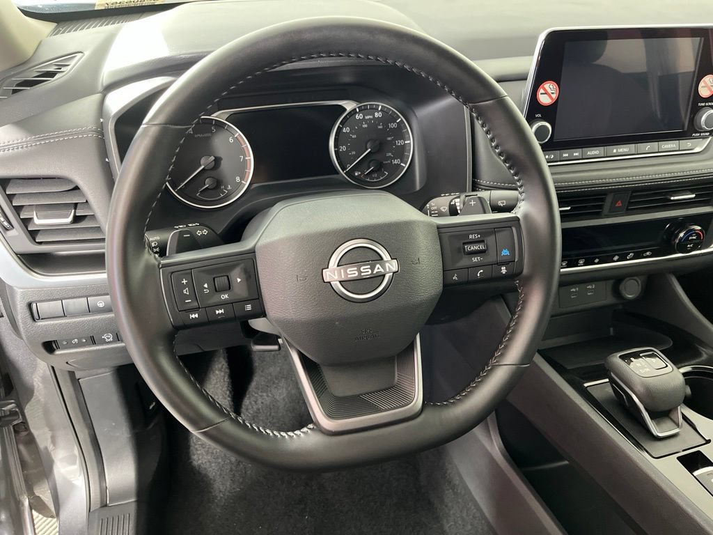 Used 2025 Nissan Rogue SV FWD image 26