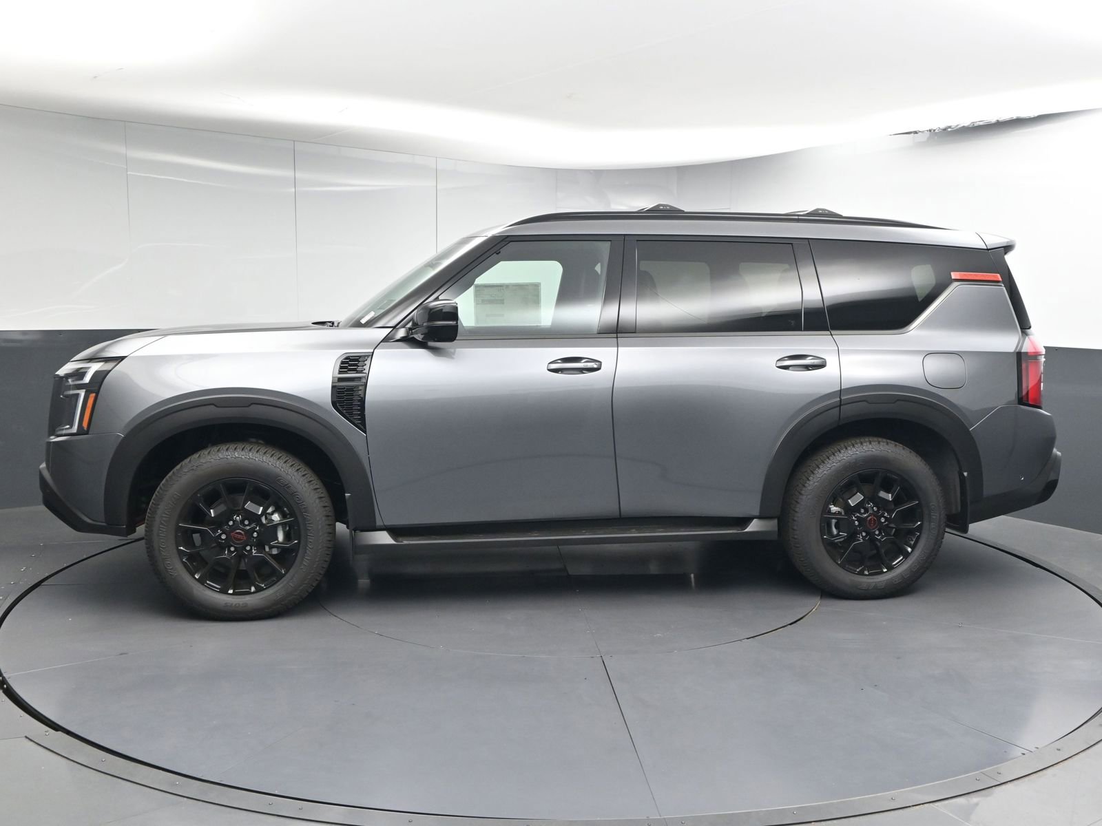 New 2025 Nissan Armada PRO-4X AWD/4WD image 4