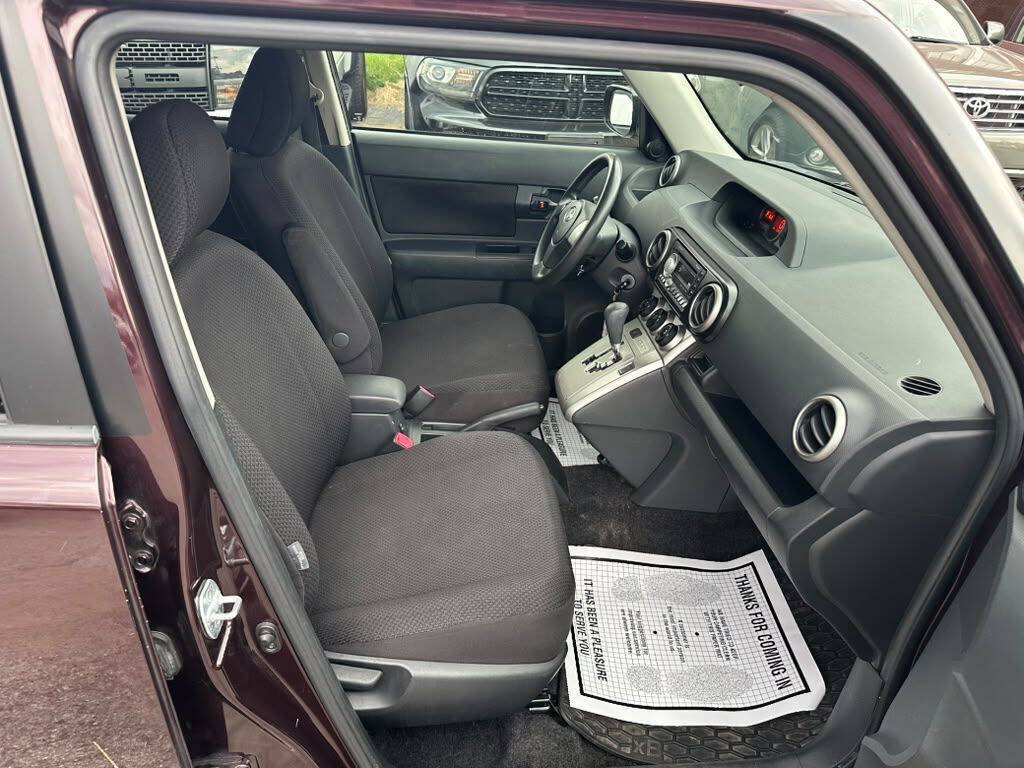 Used 2010 Scion xB FWD image 12