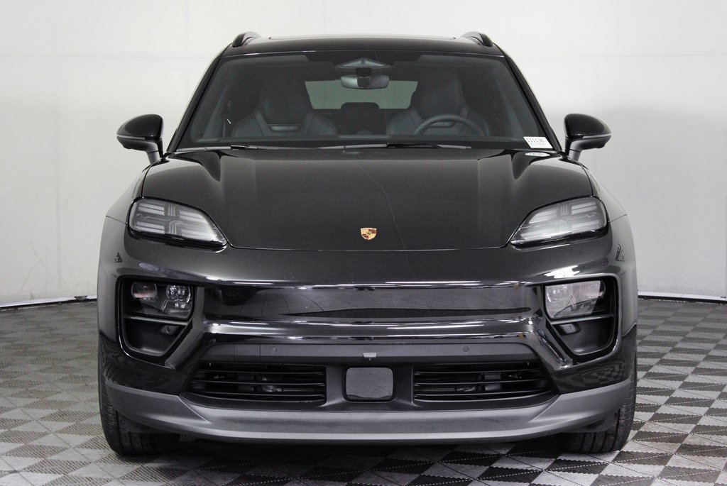 Used 2025 Porsche Macan Electric image 10