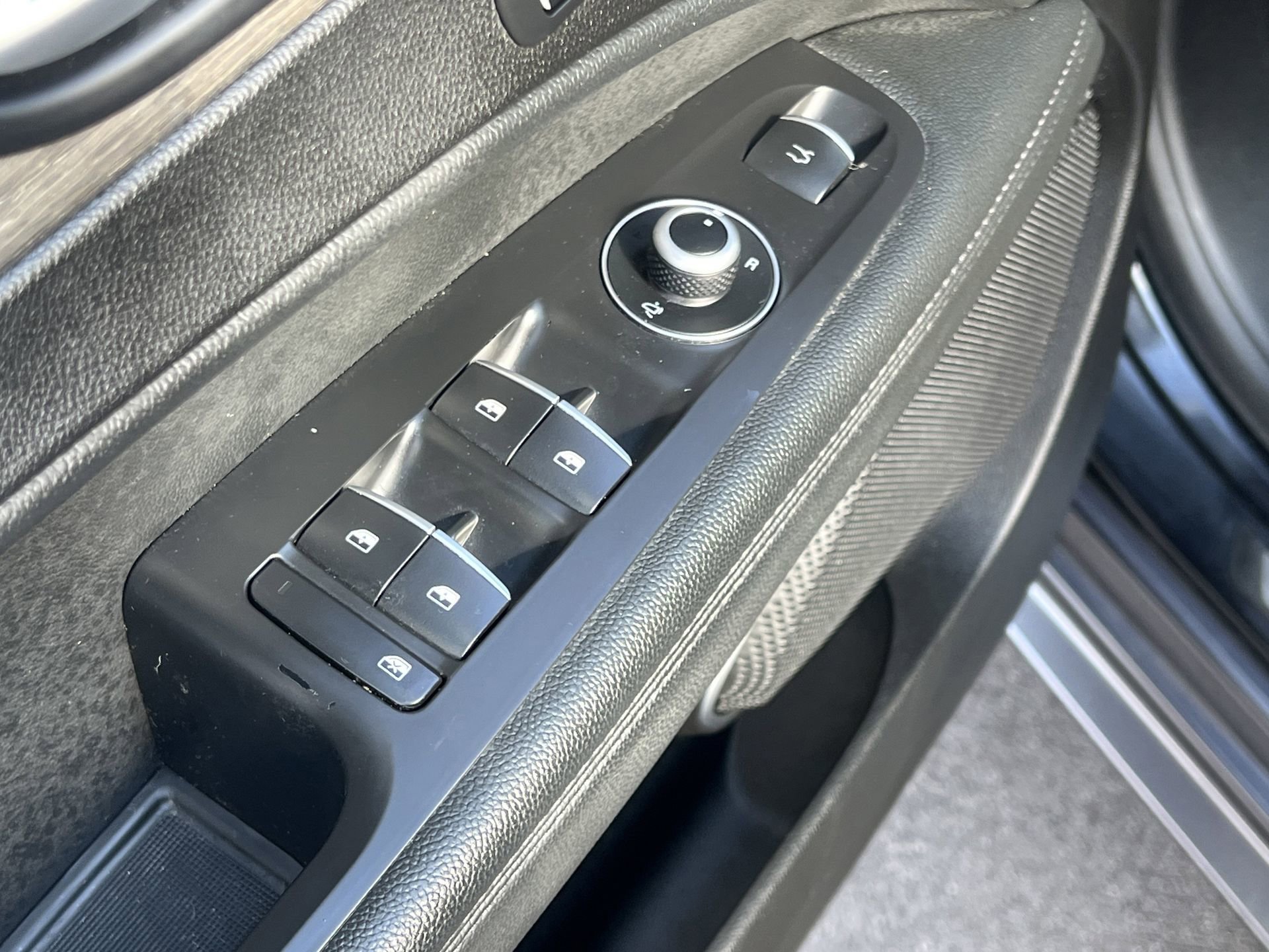 Used 2022 Alfa Romeo Stelvio Ti image 19