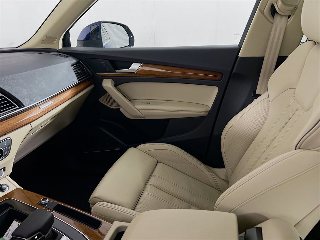 Used 2023 Audi Q5 2.0T Prestige w/ Prestige Package image 25